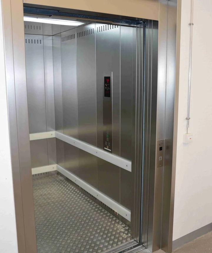 Technischer Lastenaufzug